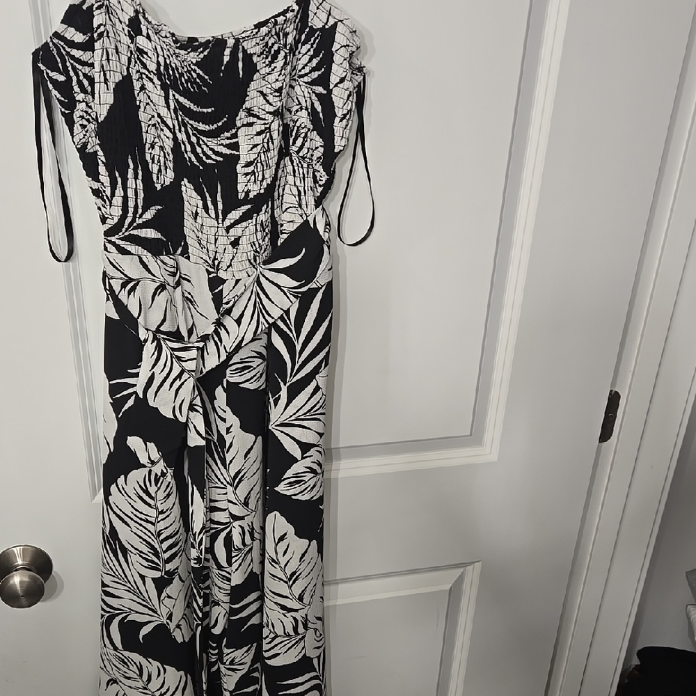 Black and White Leaf Print Jumpsuit .